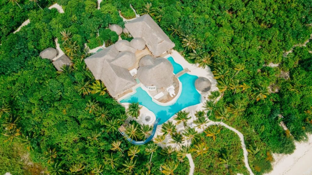 imagem aerea hotel nas Ilhas Maldivas