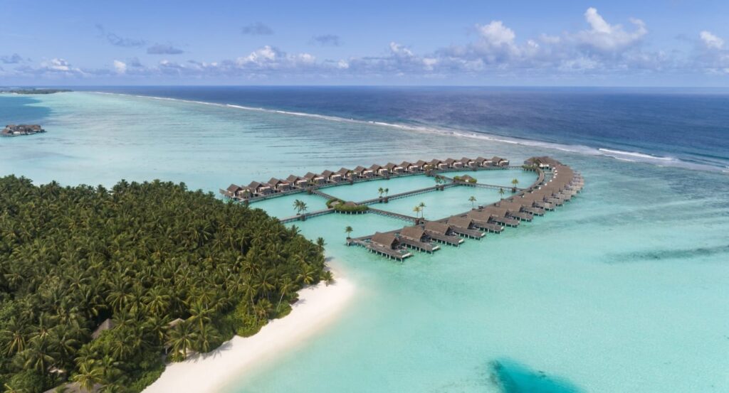Imagem hotel sobre as águas nas Ilhas Maldivas